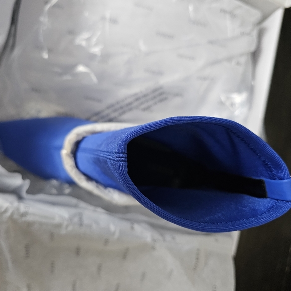 GUESS heels booties Women's size 8.5 - Picture 5 of 6